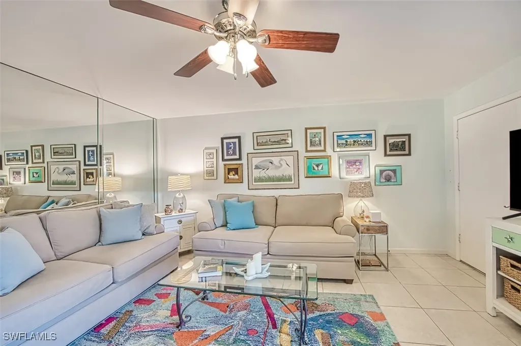 561 Periwinkle Way Sanibel FL 33957