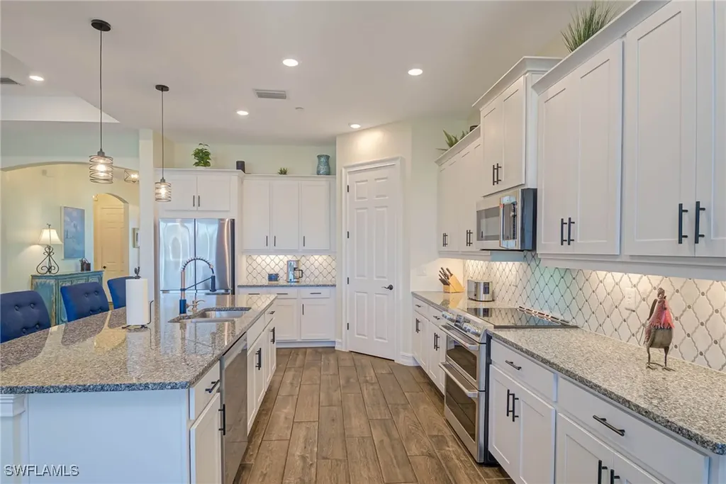 2070 Hickeys Creekside Drive Alva FL 33920