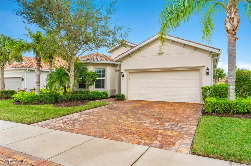 9328 Fieldstone Lane Naples FL 34120