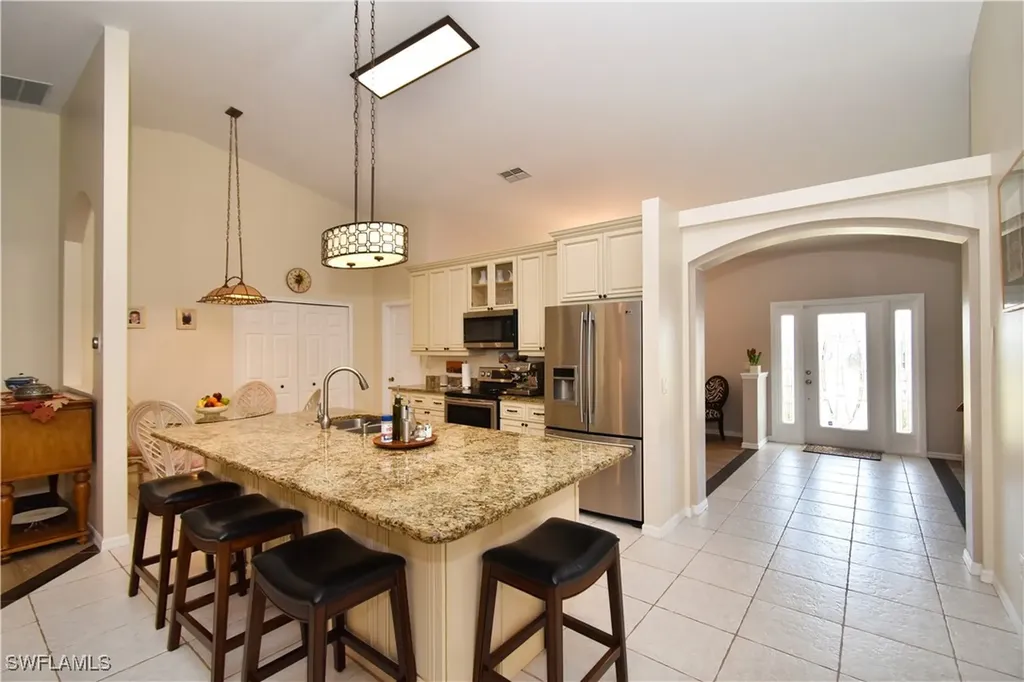 2218 SW 12th Place Cape Coral FL 33991