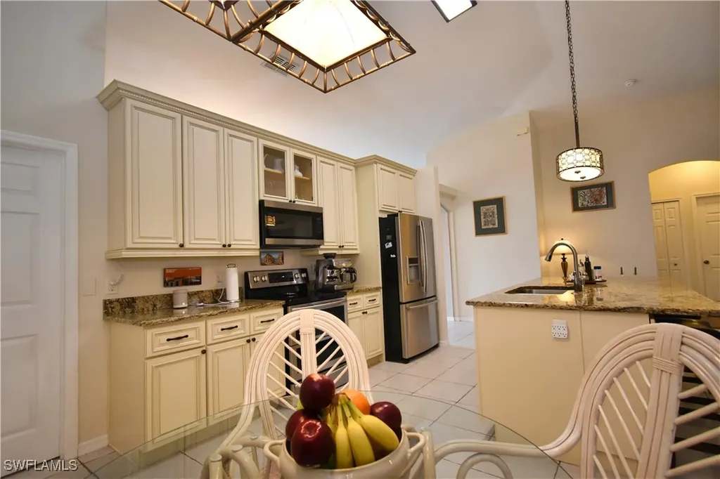 2218 SW 12th Place Cape Coral FL 33991
