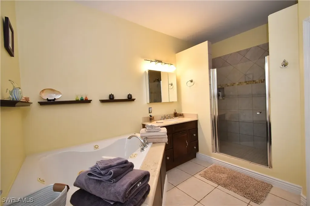 2218 SW 12th Place Cape Coral FL 33991