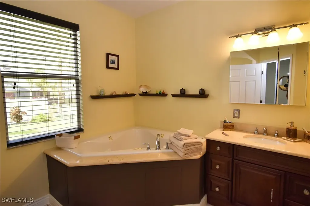 2218 SW 12th Place Cape Coral FL 33991