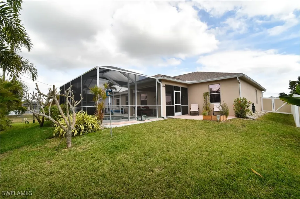 2218 SW 12th Place Cape Coral FL 33991