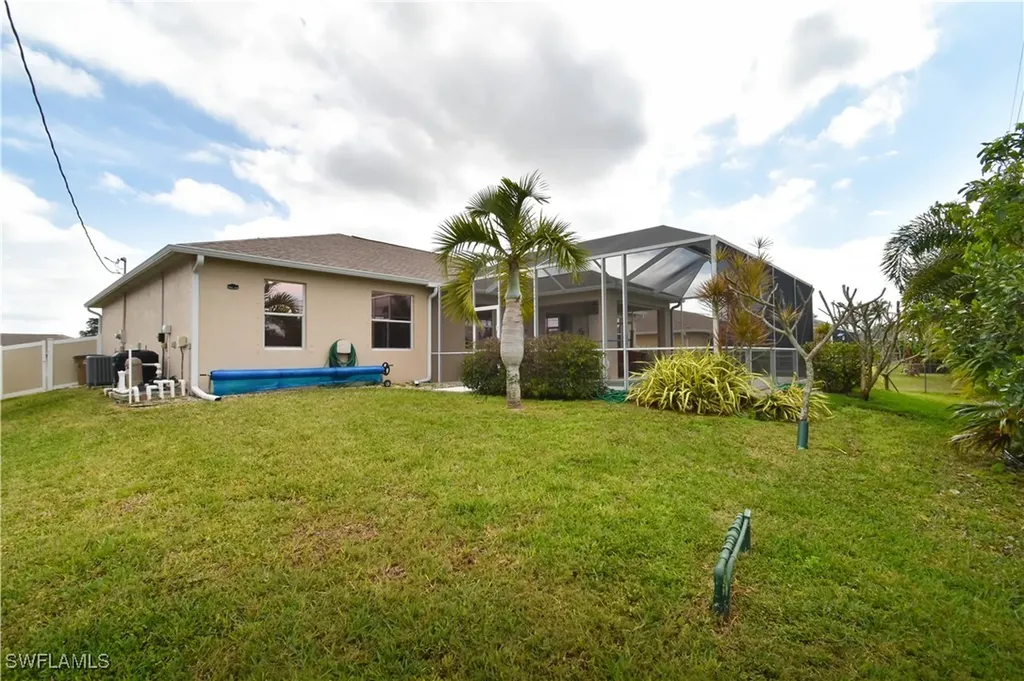 2218 SW 12th Place Cape Coral FL 33991