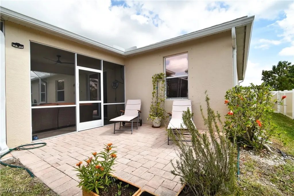 2218 SW 12th Place Cape Coral FL 33991