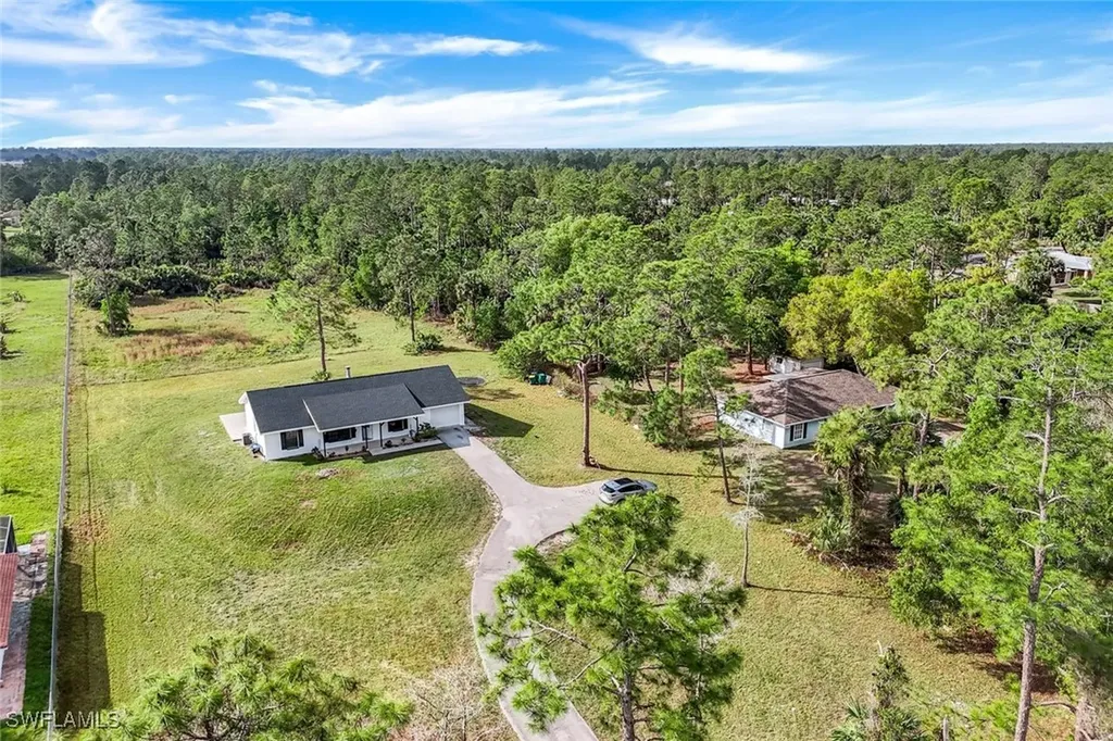Naples FL, 2930 6TH Avenue SE