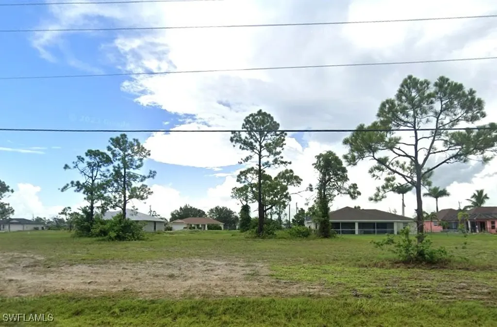 2823 El Dorado Boulevard N Cape Coral FL 33993