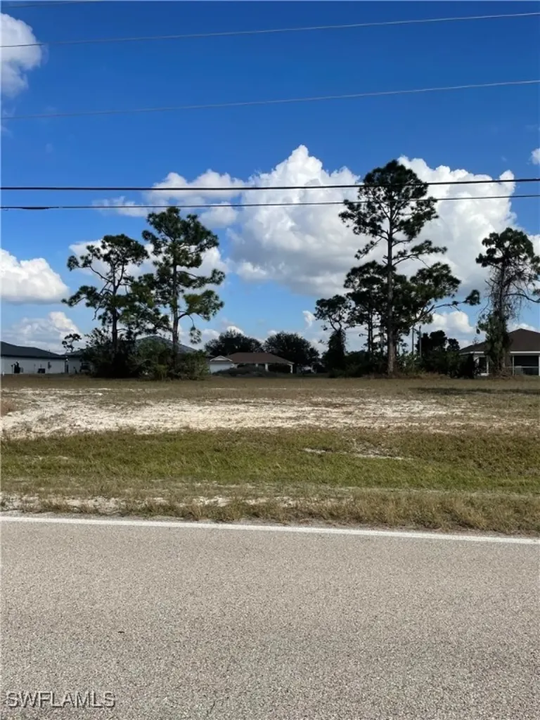 2823 El Dorado Boulevard N Cape Coral FL 33993