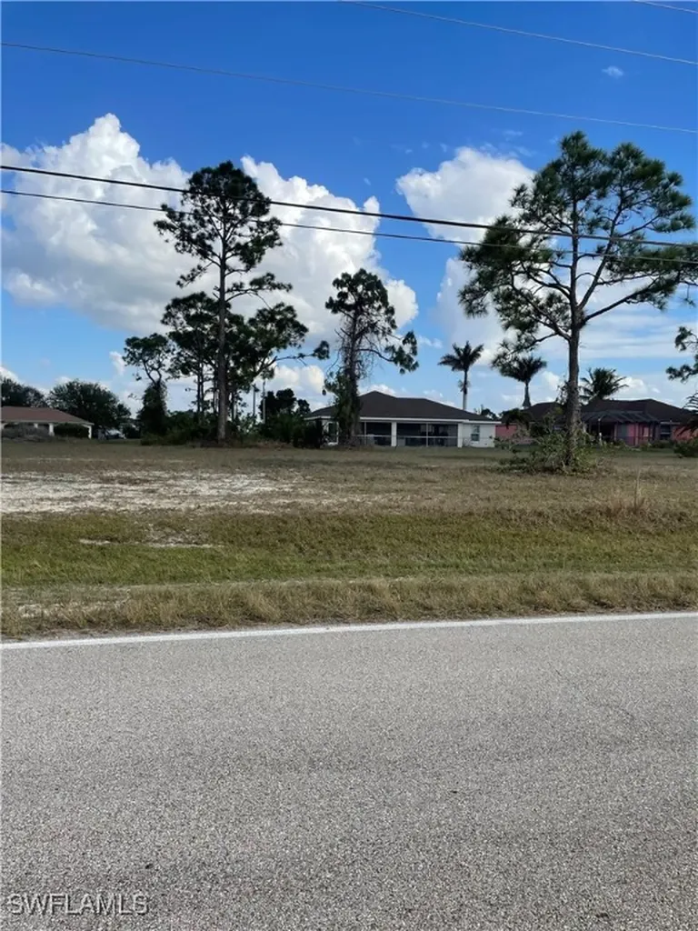 2823 El Dorado Boulevard N Cape Coral FL 33993