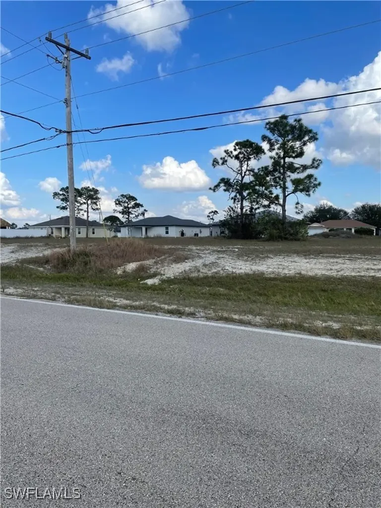 2823 El Dorado Boulevard N Cape Coral FL 33993