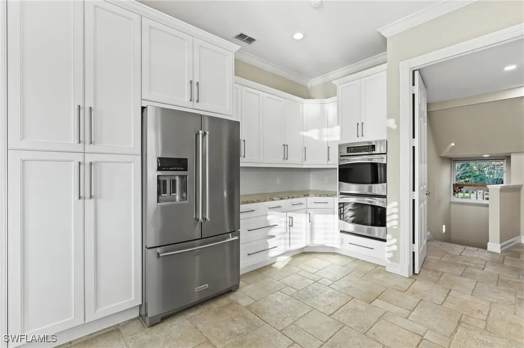 1495 Gordon River Lane Naples FL 34104
