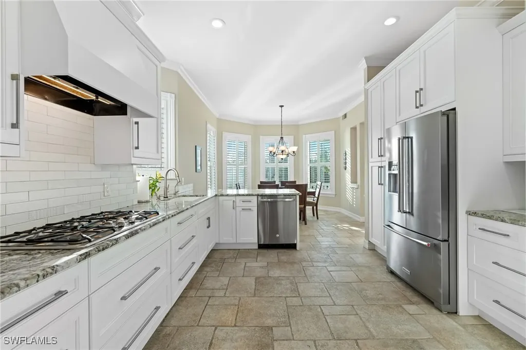 1495 Gordon River Lane Naples FL 34104