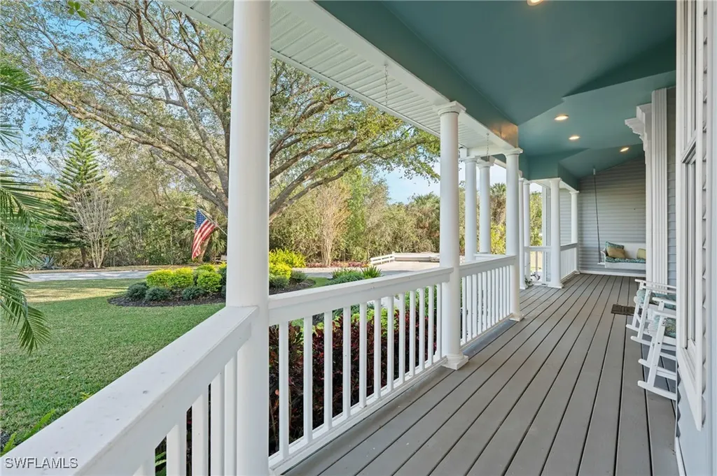 1495 Gordon River Lane Naples FL 34104