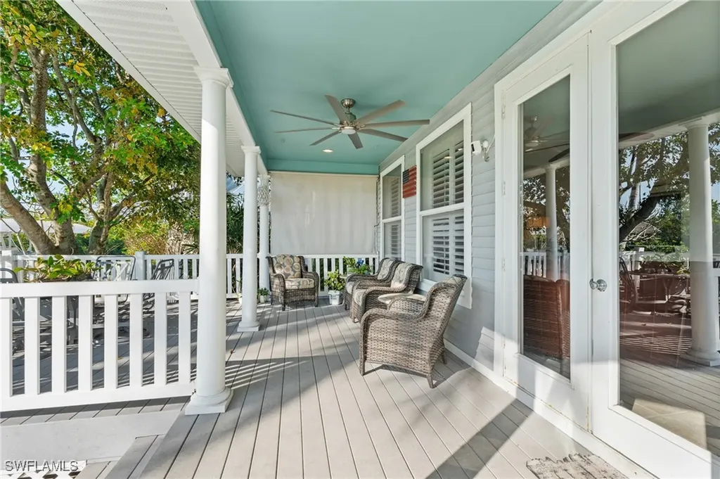 1495 Gordon River Lane Naples FL 34104