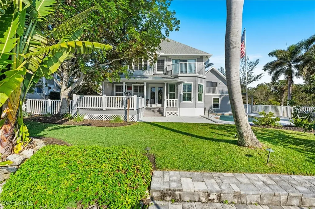1495 Gordon River Lane Naples FL 34104