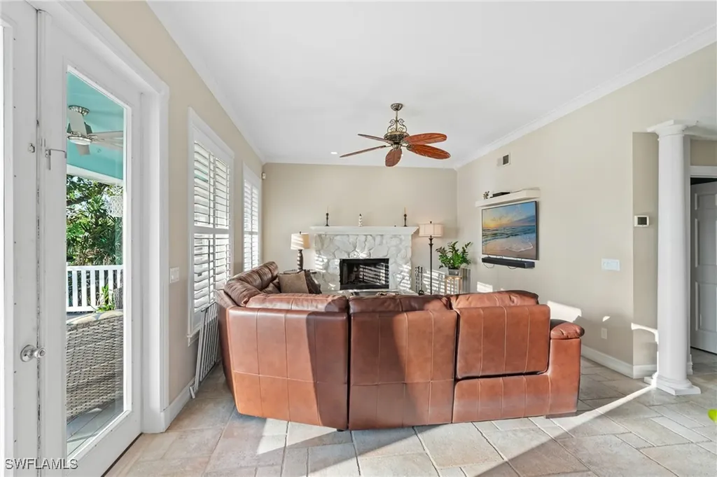 1495 Gordon River Lane Naples FL 34104