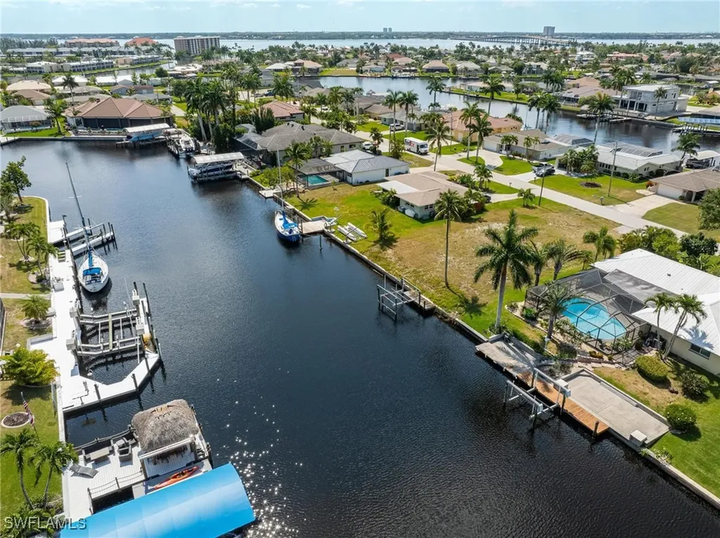 1713 SE 44th Street Cape Coral FL 33904