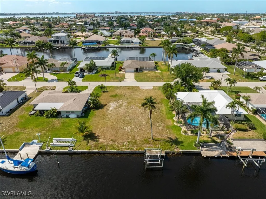1713 SE 44th Street Cape Coral FL 33904