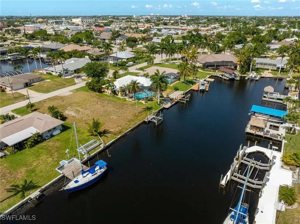 1713 SE 44th Street Cape Coral FL 33904