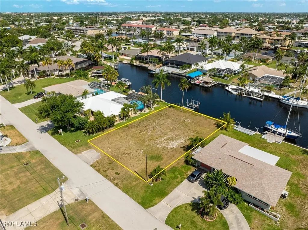 1713 SE 44th Street Cape Coral FL 33904