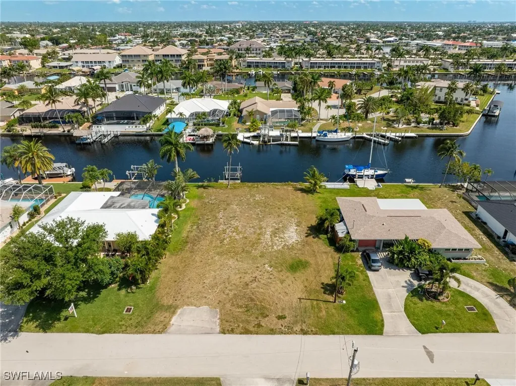 1713 SE 44th Street Cape Coral FL 33904