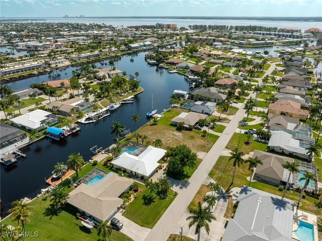 1713 SE 44th Street Cape Coral FL 33904