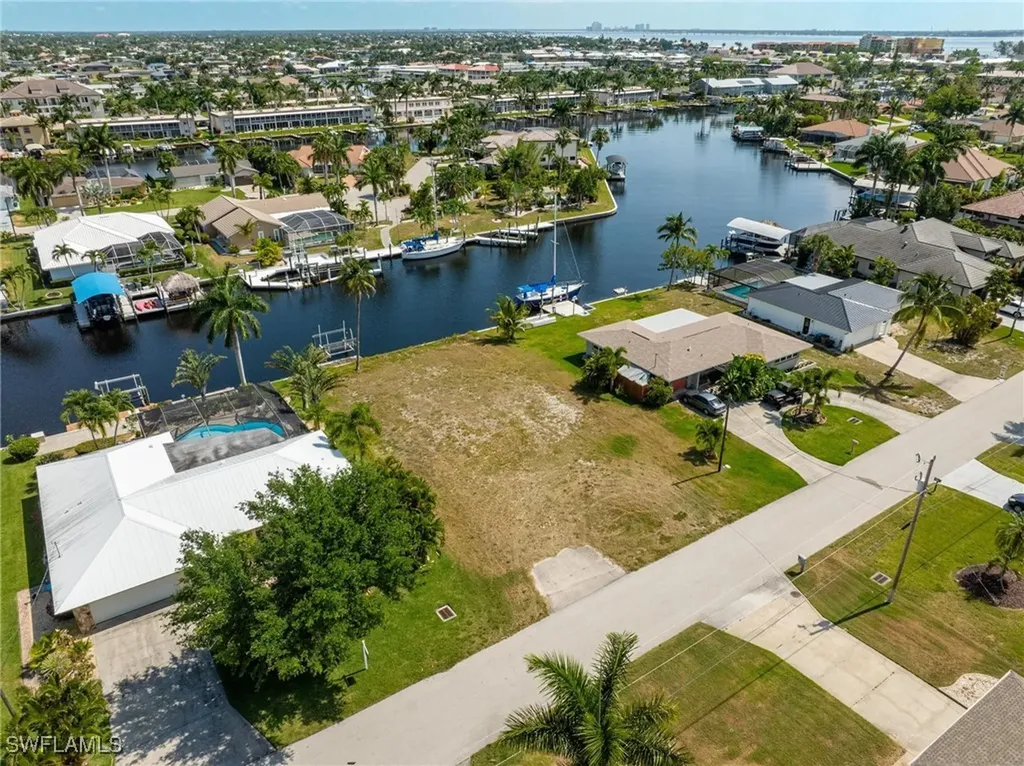 1713 SE 44th Street Cape Coral FL 33904