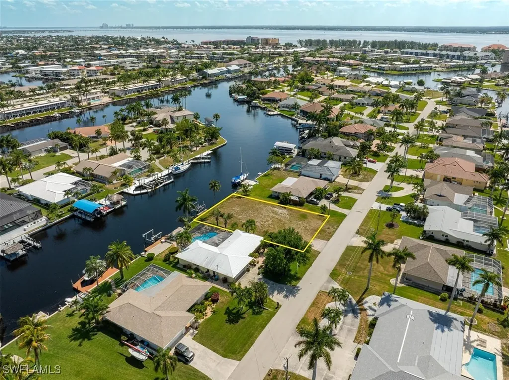 1713 SE 44th Street Cape Coral FL 33904