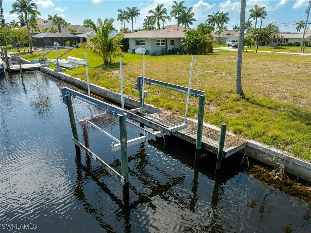 1713 SE 44th Street Cape Coral FL 33904