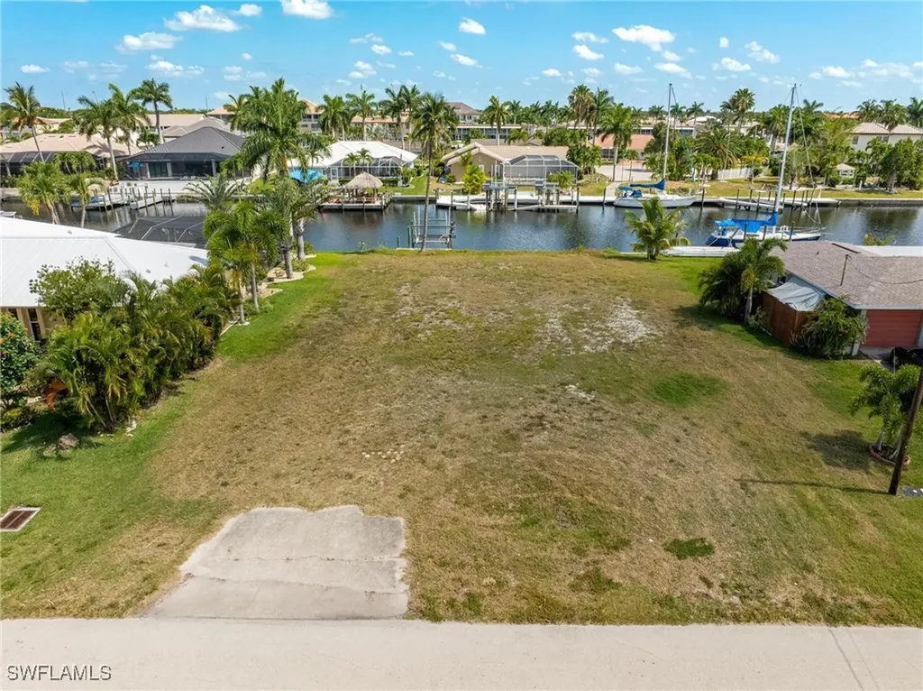 1713 SE 44th Street Cape Coral FL 33904