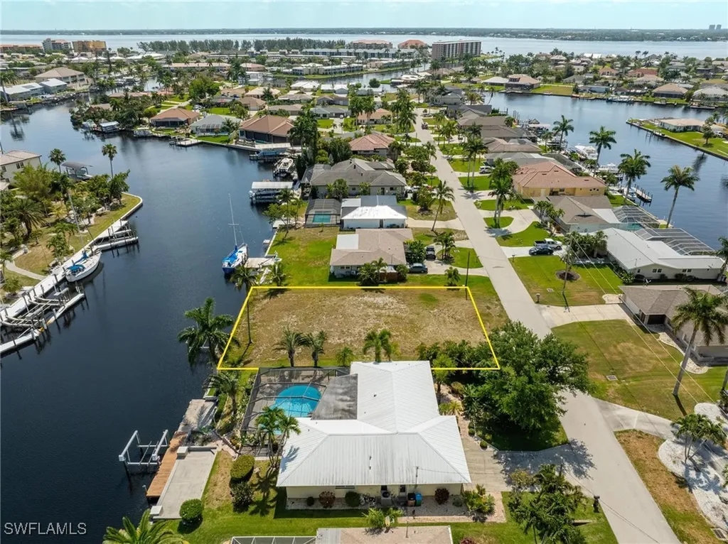 1713 SE 44th Street Cape Coral FL 33904