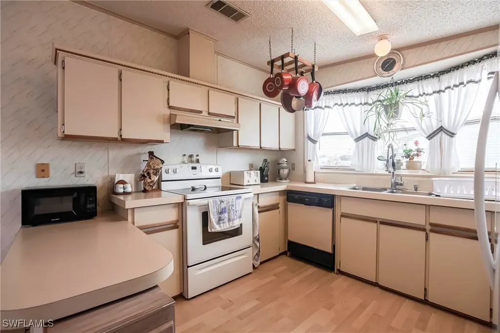 19860 Eagle Trace Court E North Fort Myers FL 33903