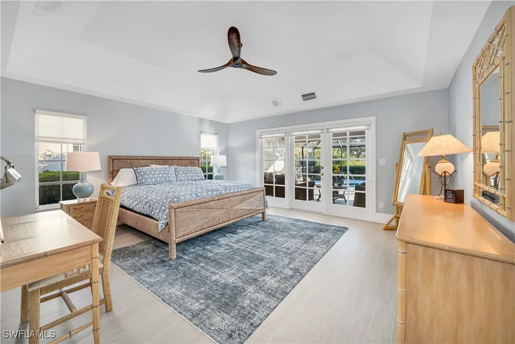 893 Wyndemere Way Naples FL 34105