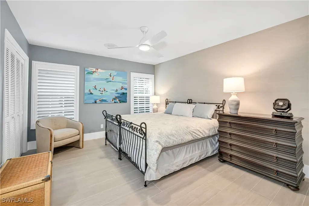 893 Wyndemere Way Naples FL 34105