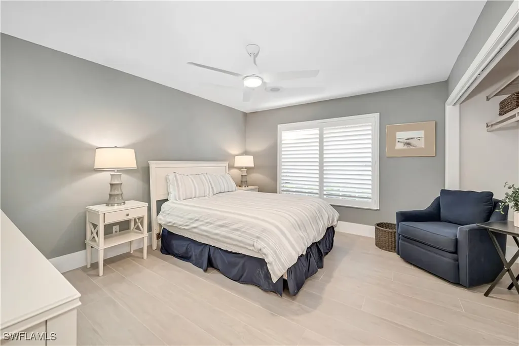 893 Wyndemere Way Naples FL 34105