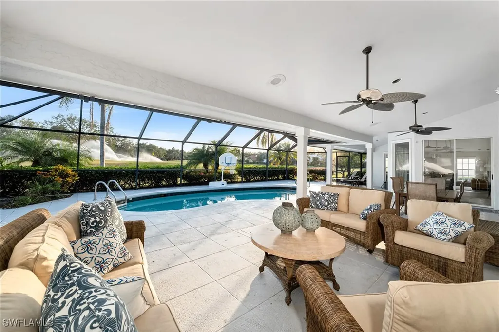 893 Wyndemere Way Naples FL 34105