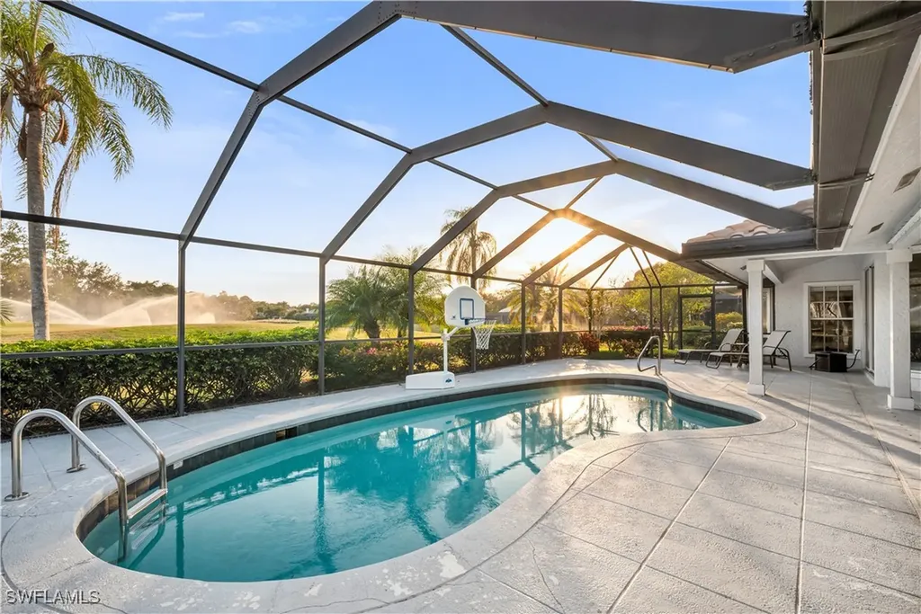 893 Wyndemere Way Naples FL 34105