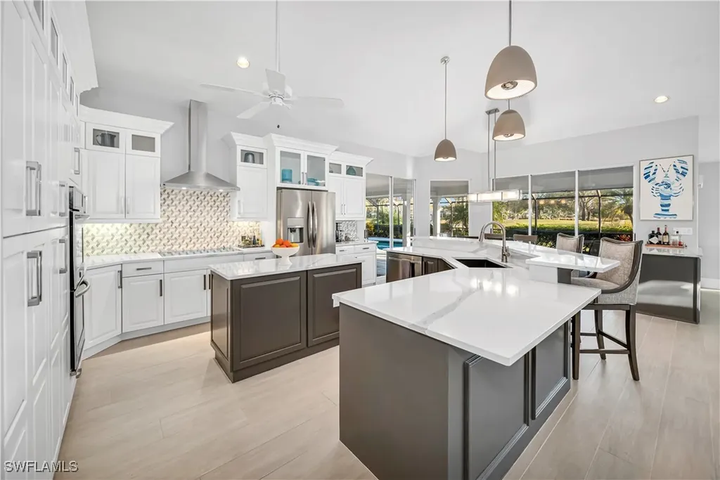 893 Wyndemere Way Naples FL 34105