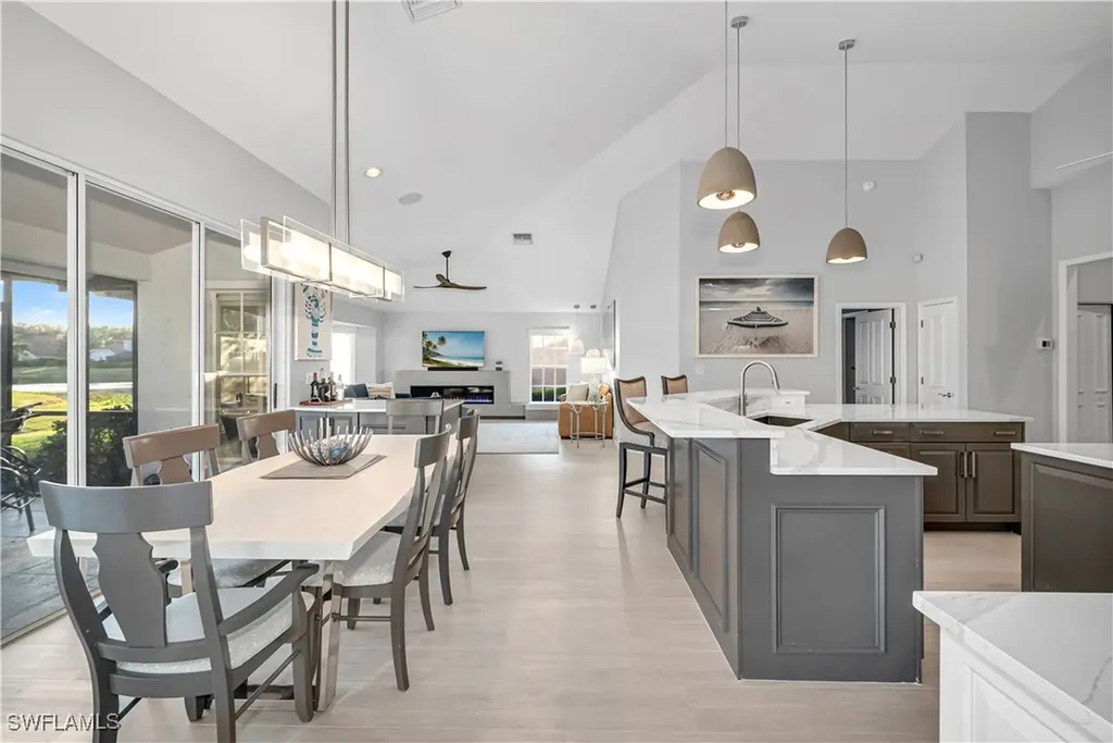 893 Wyndemere Way Naples FL 34105