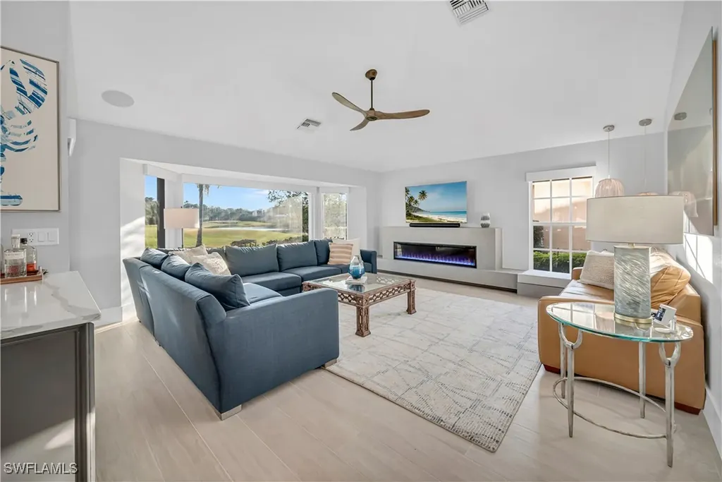 893 Wyndemere Way Naples FL 34105