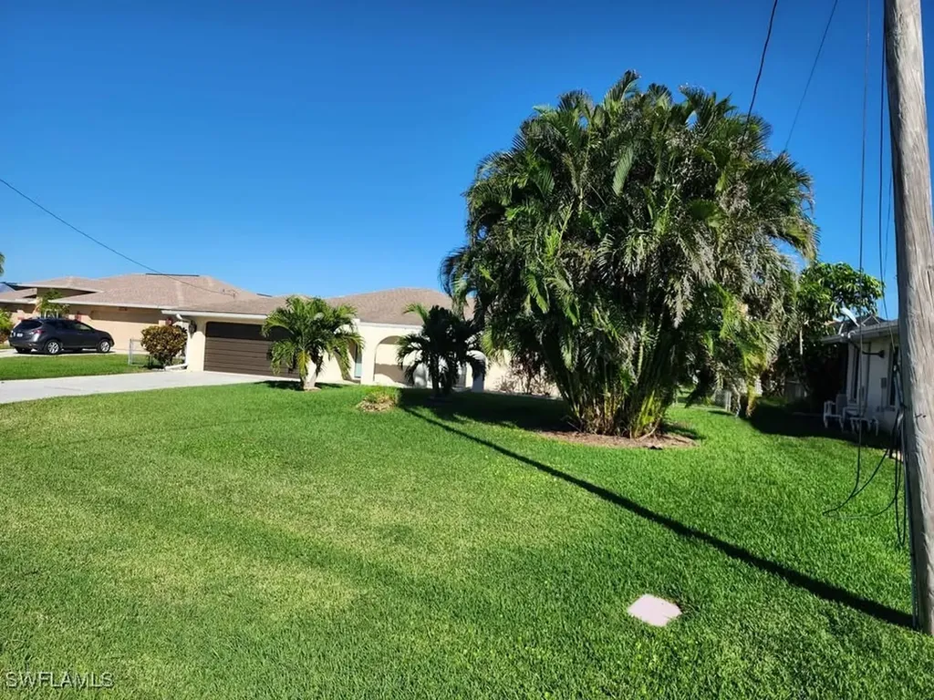 3727 SE 21st Avenue Cape Coral FL 33904