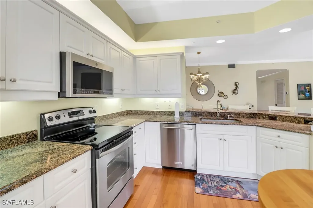 410 Bayfront Place Naples FL 34102