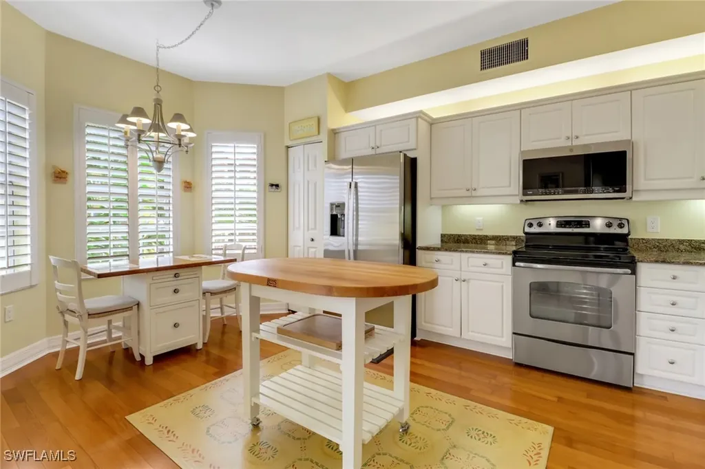 410 Bayfront Place Naples FL 34102
