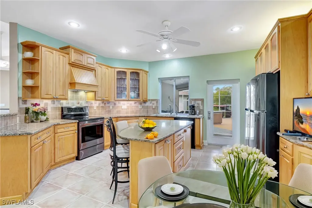 4402 SW 12th Place Cape Coral FL 33914