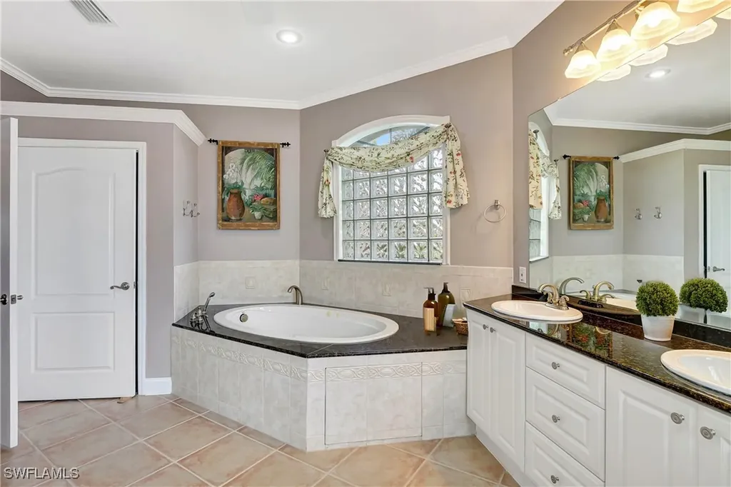 4402 SW 12th Place Cape Coral FL 33914