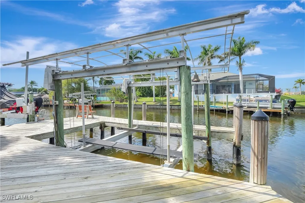 4402 SW 12th Place Cape Coral FL 33914