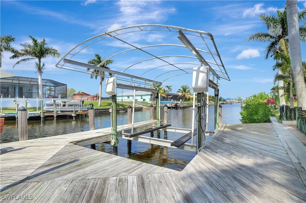 4402 SW 12th Place Cape Coral FL 33914