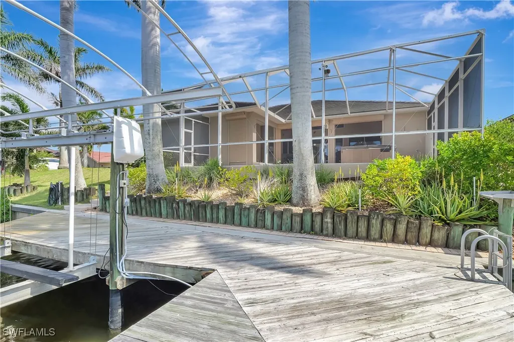 4402 SW 12th Place Cape Coral FL 33914