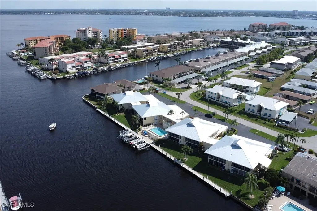 1911 SE 40th Terrace Cape Coral FL 33904
